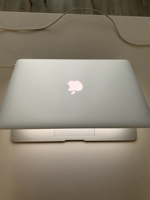 Продам MacBook Air