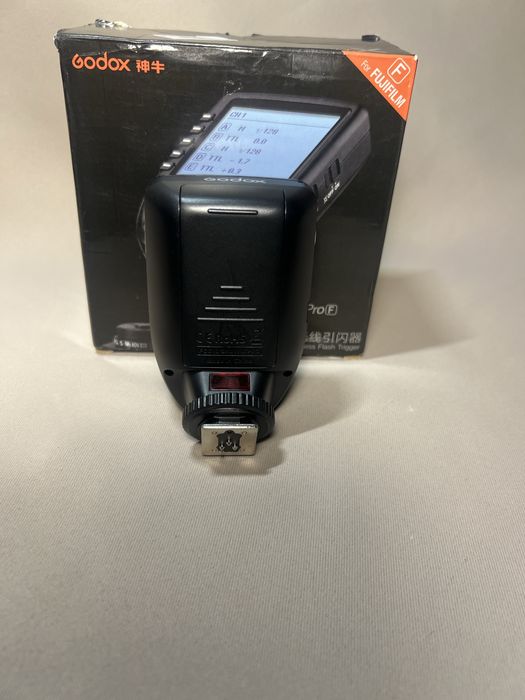 Бездротовий передавач радіосинхронізатор для спалахів XPro-F