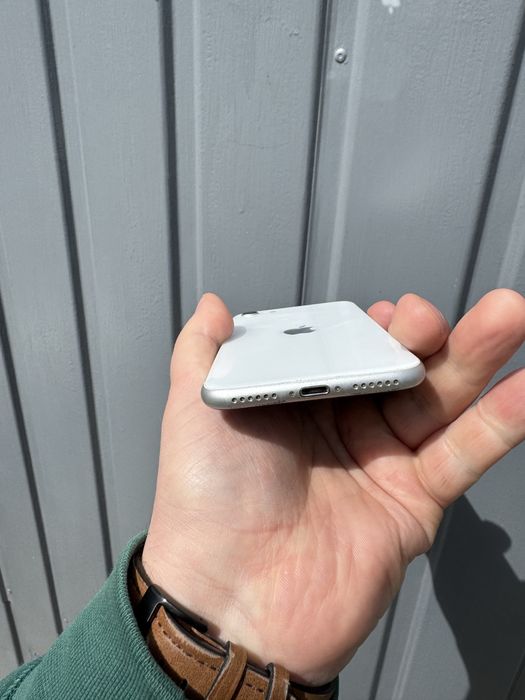 iPhone SE2 White 64g Neverlock(85% Акум)