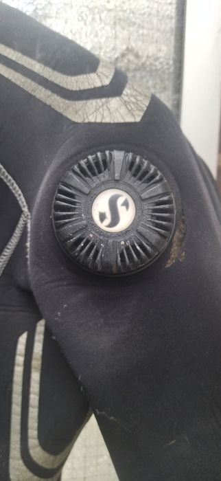 Faro_Seco SCUBAPRO Everdry 4