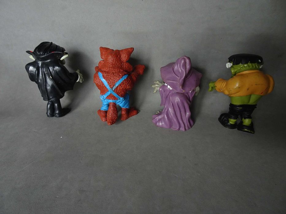 PVC da coleção Monstros da Maia Borges