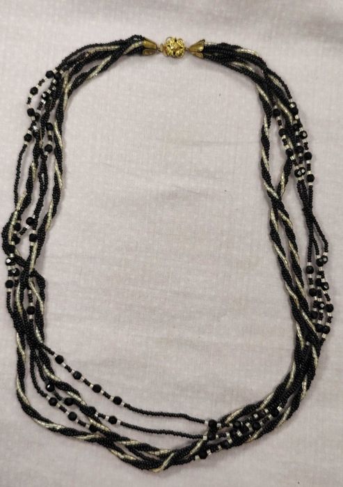 Кольцо , брошь,  бусы, браслеты