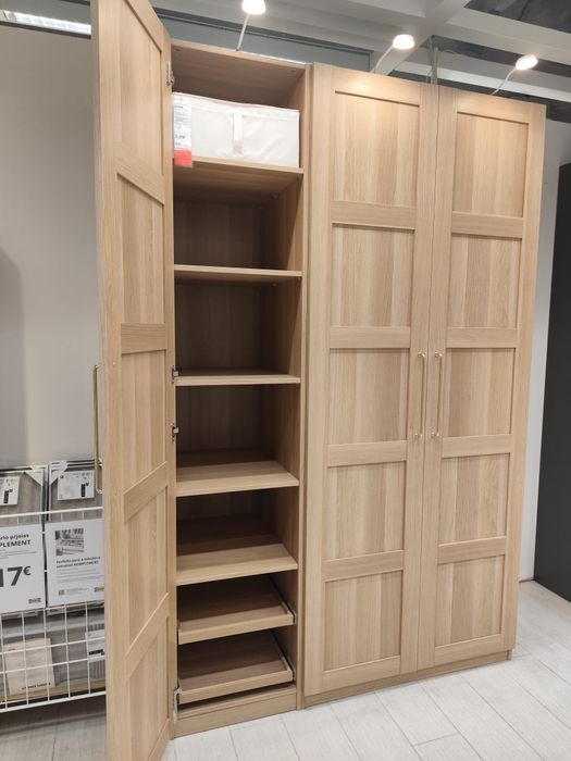 Roupeiro IKEA como novo