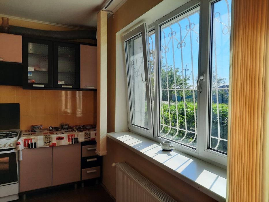 Продам два дома.