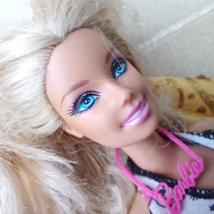 10 bonecas Barbie