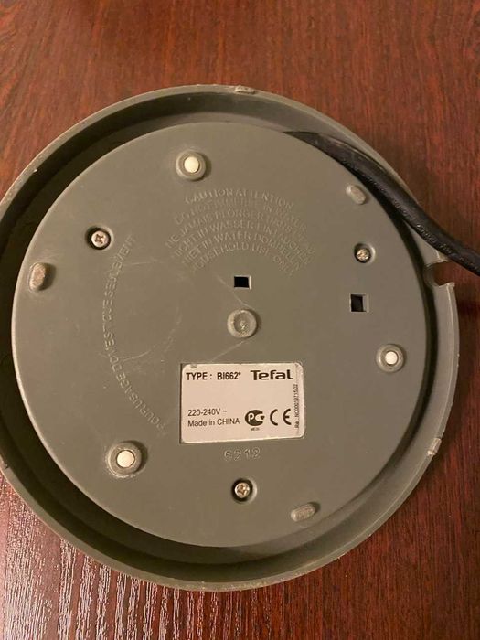 Продам електрочайник Tefal BI662 на запчастини (ремонт)
