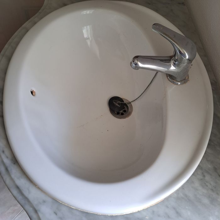 Móvel com lavatório