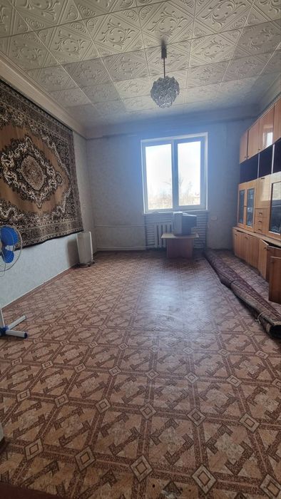 Продам 2 кімнатну "сталінку" по Героїв АТО.