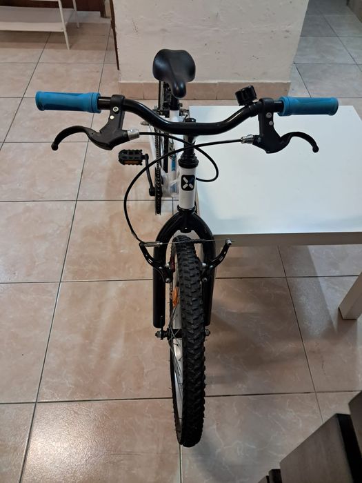 Bicicleta B-twin 20' para crianças entre 6 e 9 anos