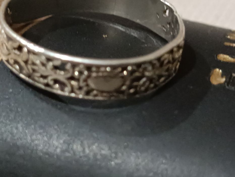 Продам серебряное кольцо 20 размер
