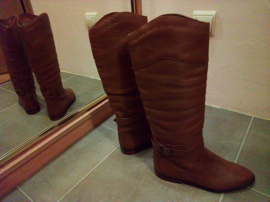 Чоботи жіночі,шкіряни,осінні,нові.