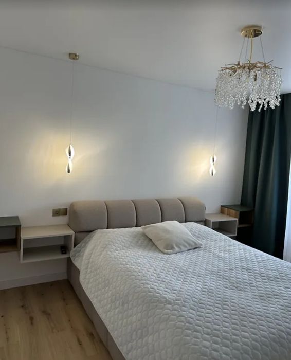 Продаж 3к квартири 84 кв. м на вул. Пирогова