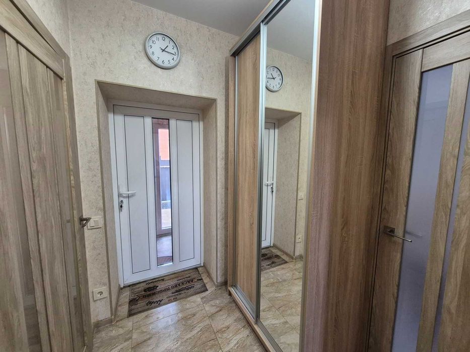 Двоповерховий будинок з ремонтом на Вінницьких Хуторах