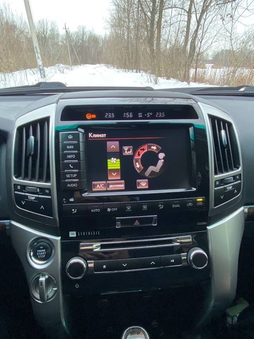 Toyota land cruiser 200