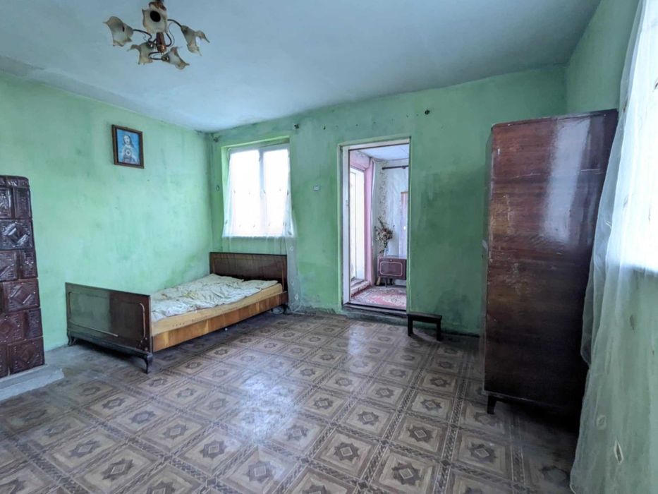 Продається  1 кімнатний  будинок і 14 сотих землі,село Задністрянське.