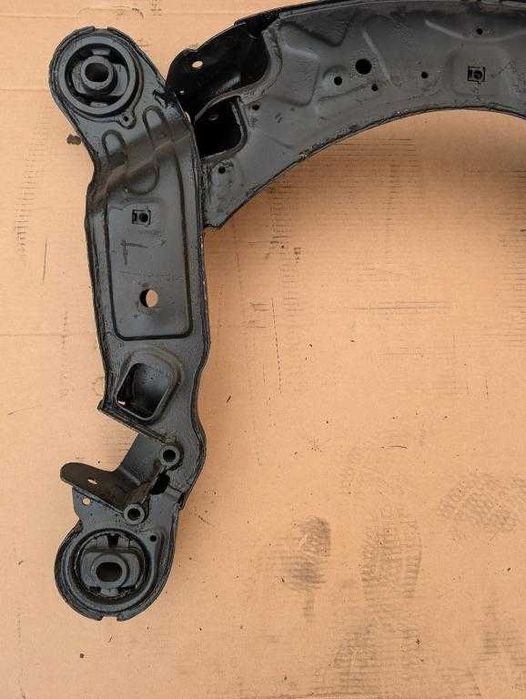 Sanki belka trawers przód przednie Audi A6 C6