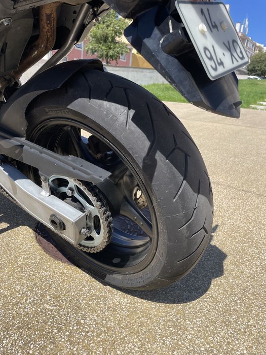 Yamaha FZ6 + Top case GIVI Blade