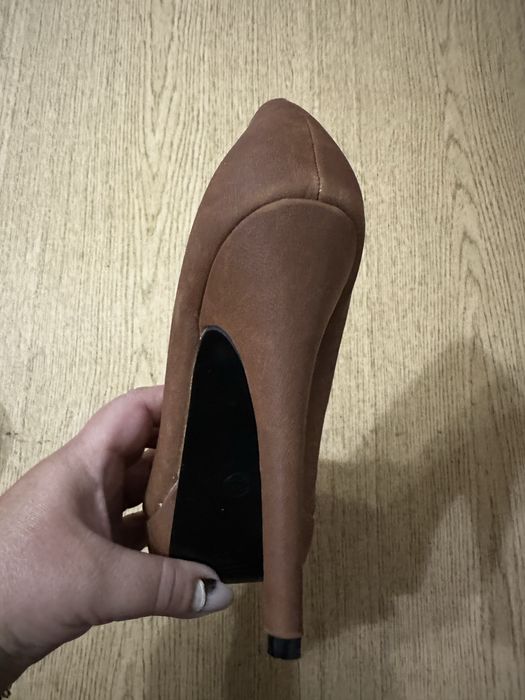 Szpilki brązowe na platformie skórzane obcas 12,5 Wueen Bee roz. 36