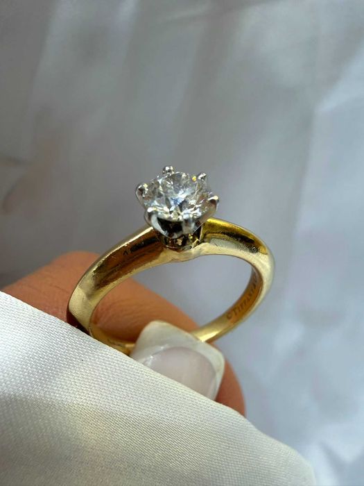 Pierścionek Tiffany & Co. z diamentem naturalnym 0.51 CT
