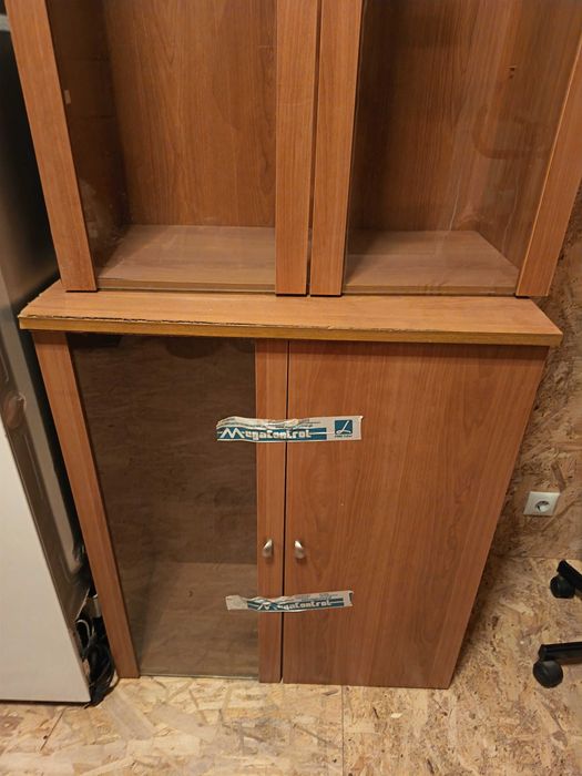 móvel vitrine com quatro portas