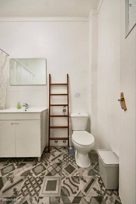 Quarto - localizado em Benfica Lisbon