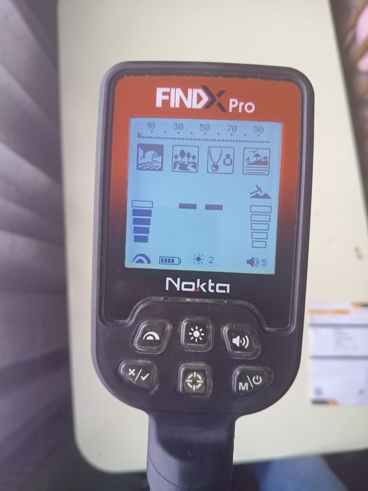 Металошукач Б/у  Nokta FINDX Pro