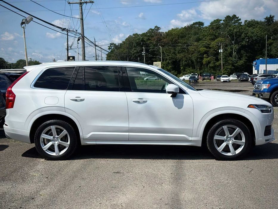 Volvo XC90      2020