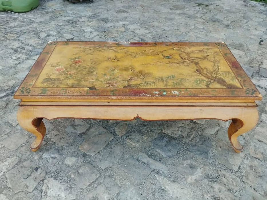 Mesa de centro oriental