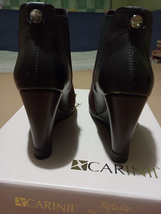 Ботильйоны Carinii, винного цвета