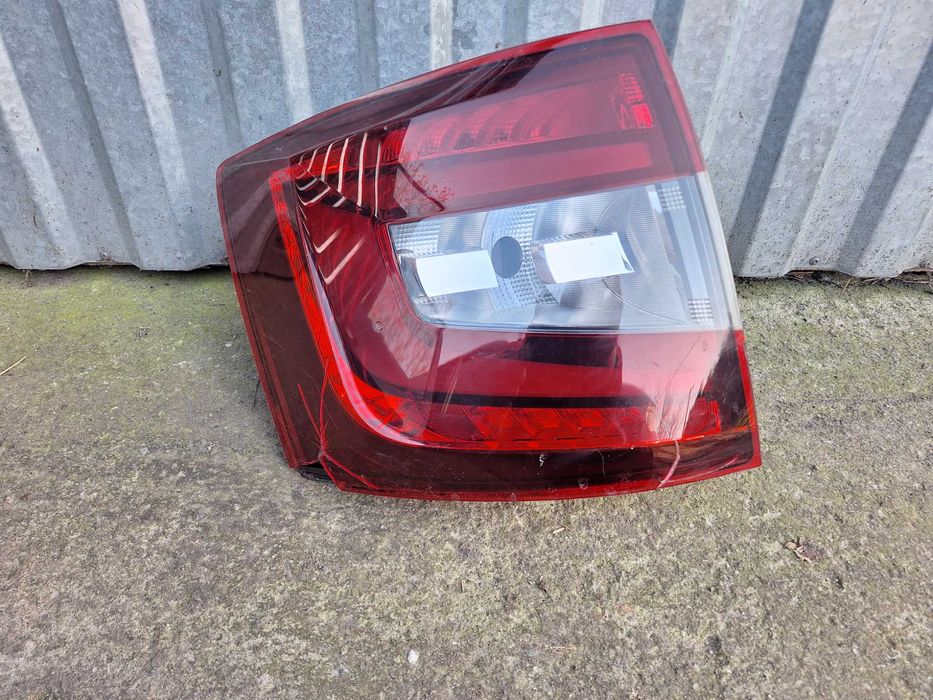 lampa tył lewa octavia 3 kombi LED