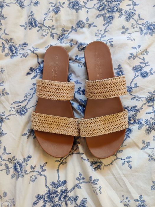 Letnie, beżowe klapki Dorothy Perkins