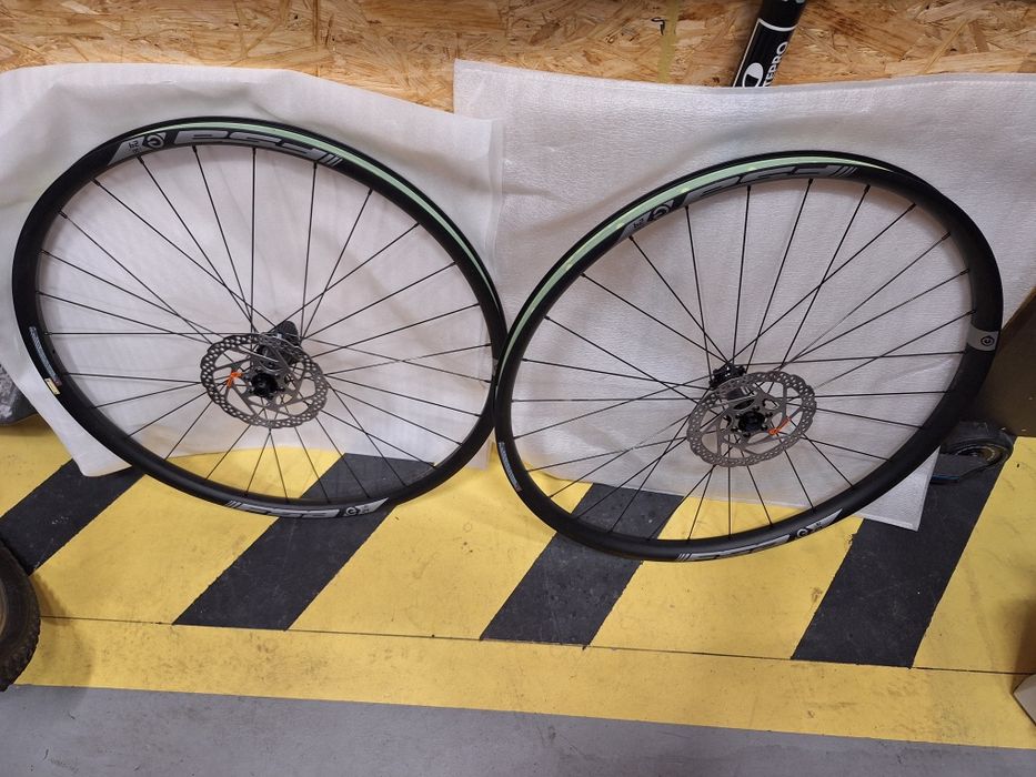 Koła  FSA afterburner/gradient i30 + tarcze