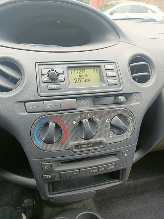 Toyota Yaris 1.0 2004