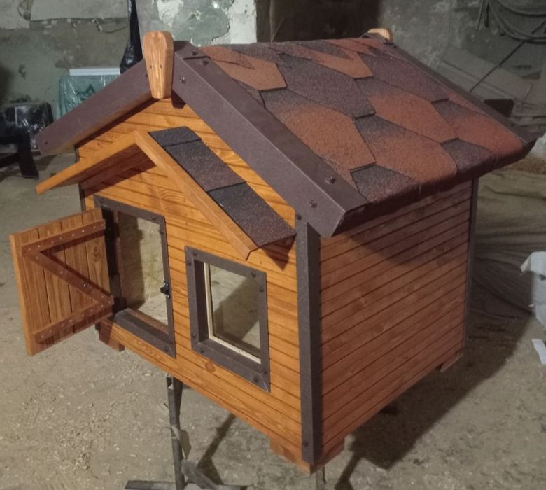 Будки для собак із натурального дерева в наявності