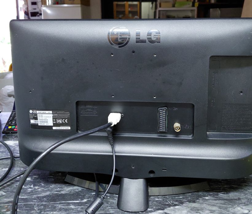 Televisão LG 26 polegadas mais um  descodificador digital