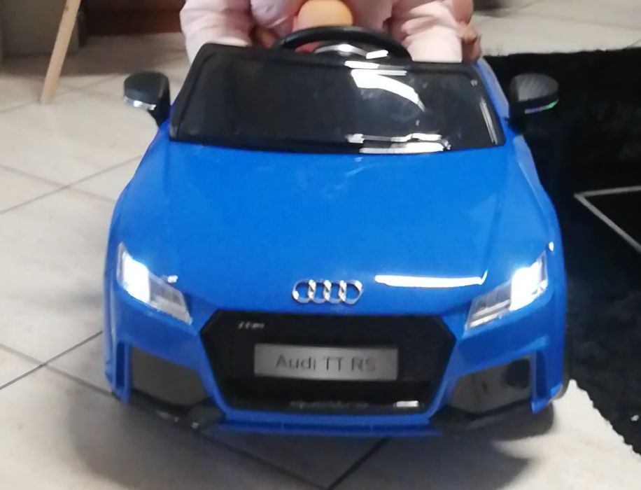 Carro infantil Audi TT RS 12V