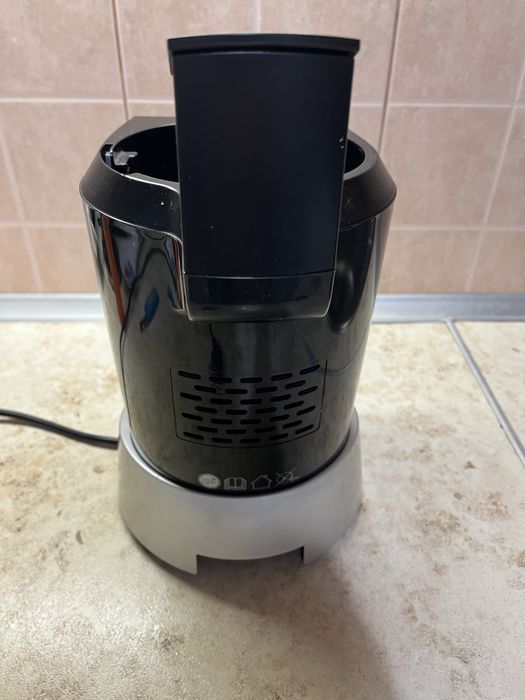 Знижка. Продам професійний вакуумний блендер-соковижималку