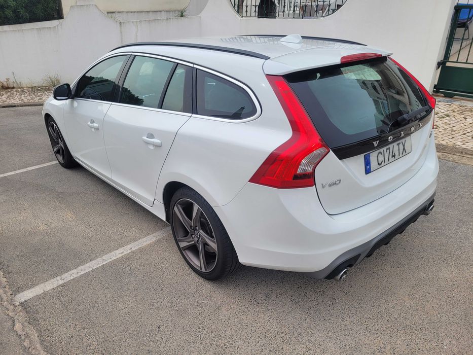 Volvo V60 I D5 2.4 215cv R-Design, 130.320km. Manutenção feita por mecânico qualificado, peças com faturas. Em uso diário. Caixa/direção com desgaste.