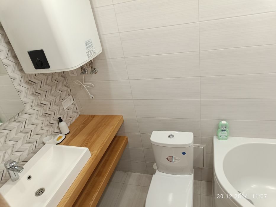 Квартира 4 комнатная  100м.кв. новый ремонт мебель техника