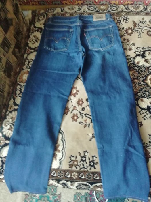 Продам чоловічі катонові штани фірми Levi STRAUSS 630