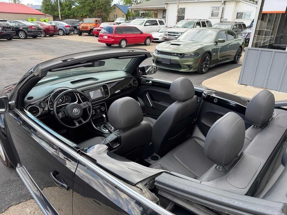 Volkswagen Beetle Dune Convertible      2017