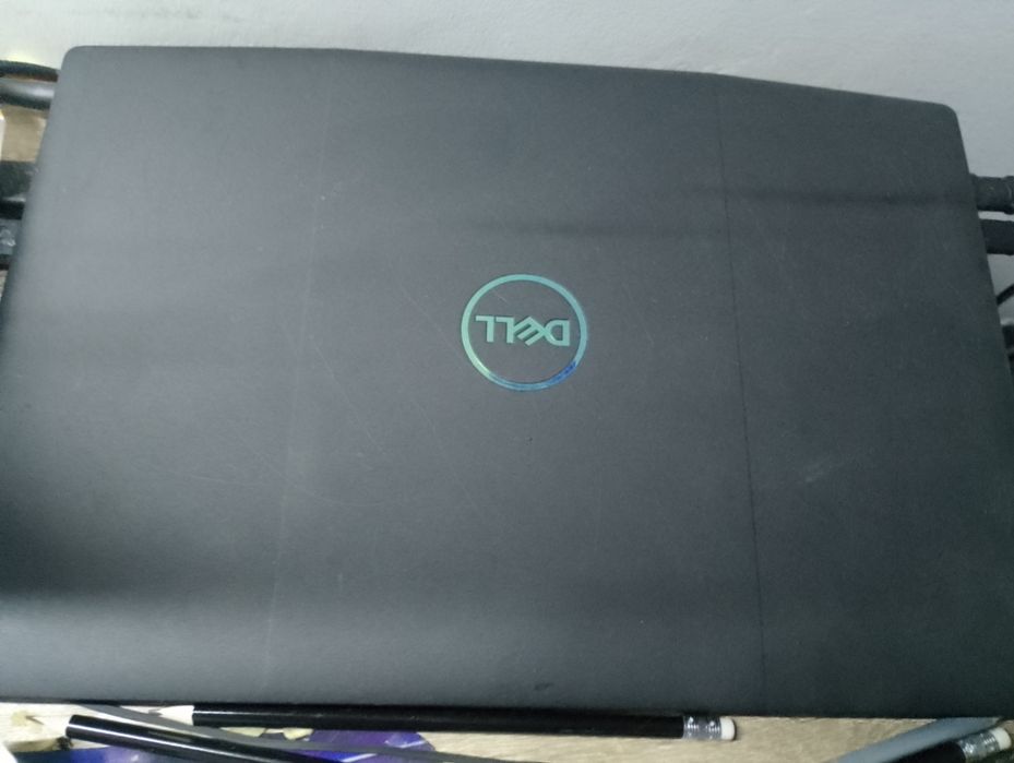 Sprzedam laptop marki dell