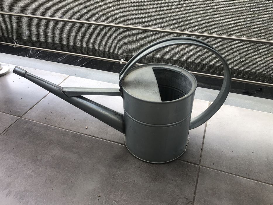 Konewka ogrodowa ocynkowana owalna 12 litrów