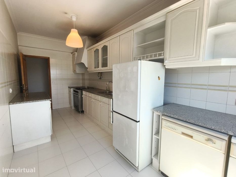Apartamento T3 no Infantado (Loures) com Arrecadação