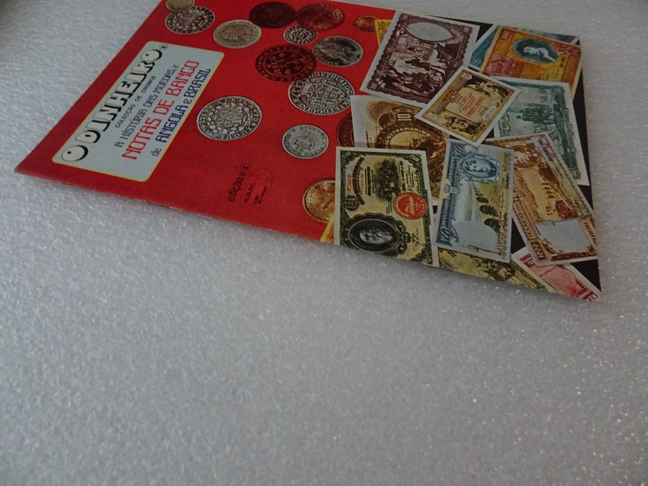 Caderneta de cromos vazia - Clube do Cromo - O Dinheiro - A História