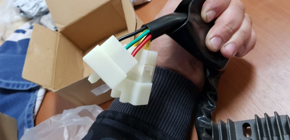 Retificador regulador de corrente Honda cbr 954 ,xx 1100 novo