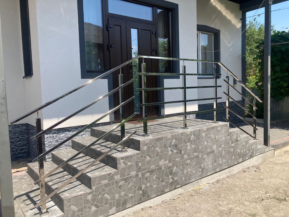 Перила з нержавійки/балкони/дашки