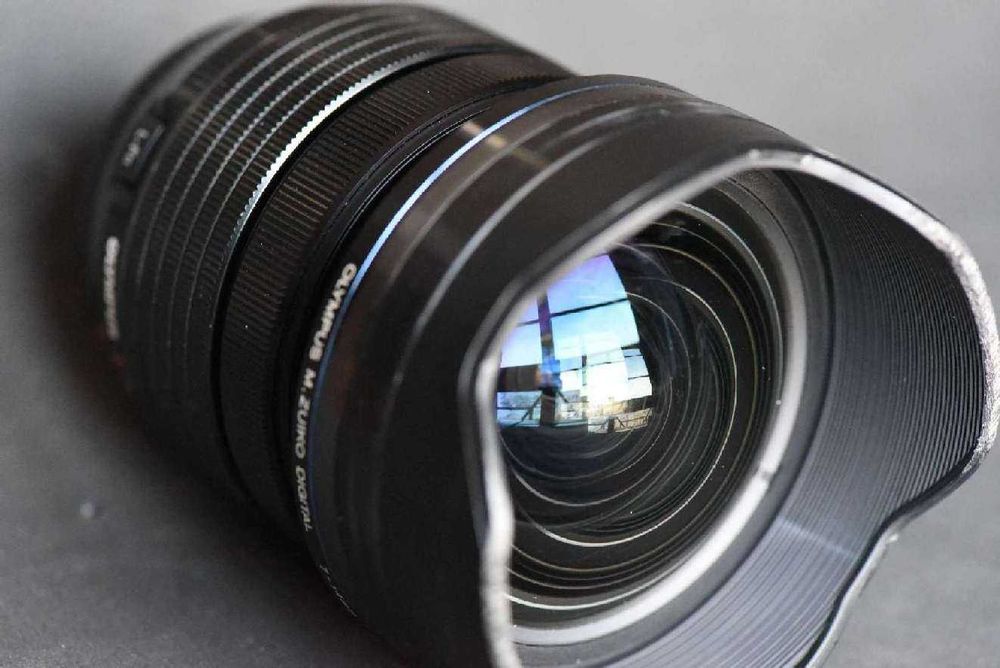 Lente Olympus Zuiko  7-14 1:2.8 Pro