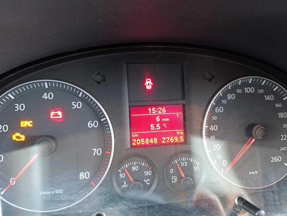 Продам фольксваген Туаран