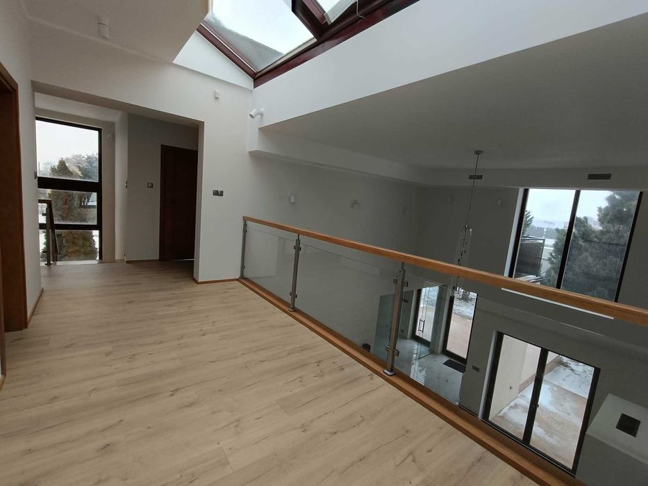 Ciekawy dom w stanie idealnym na sprzedaż!